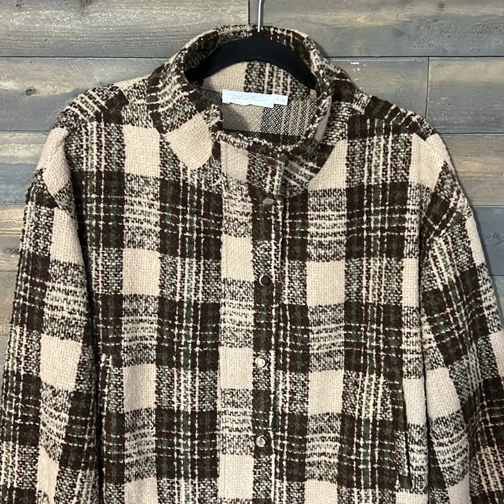 New All in Favor Plaid Crop Jacket Women’s Size Large in Chestnut Plaid - Picture 4 of 16